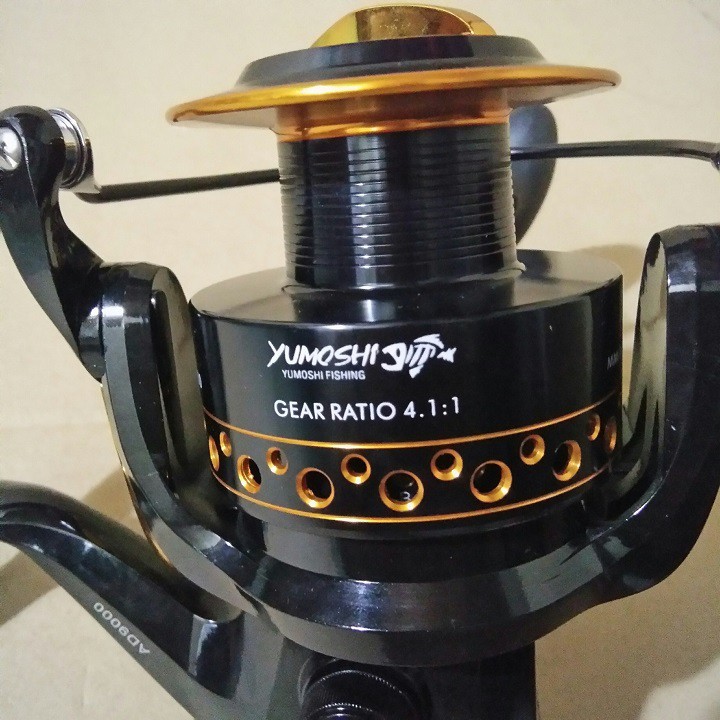 Máy Câu Yumoshi 9000 Tặng Kèm 500m Cước Daiwa Chính Hãng