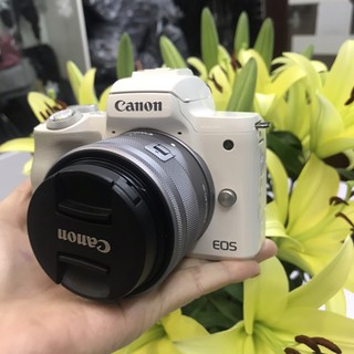 Máy ảnh Canon M50 kit 15-45mm Màu trắng like new 98%