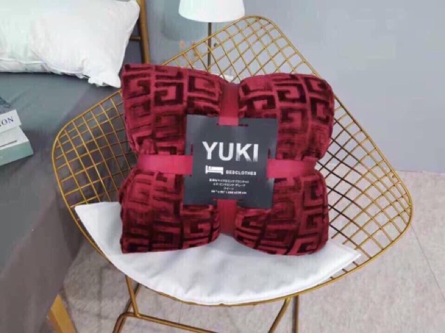 CHĂN LÔNG CỪU YUKI CLASSIC