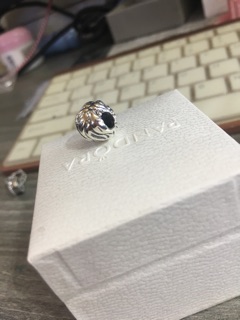 Hạt charm bạc vua sư tử