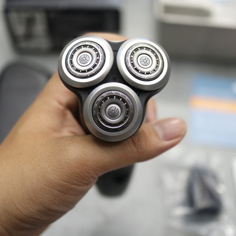 Máy cạo râu điện Philips Norelco 9100 model S9161/83 - ướt và khô