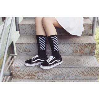 VỚ OFF- WHITE STREET STYLE