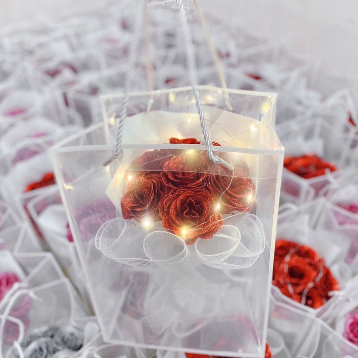 Ảnh thật 100% - hỏa tốc 🥰Hoa sáp KIM TUYẾn NHŨ kèm túi + đèn tặng Valentine 8/3 20/10 cho mẹ, chị em gái, bạn gái