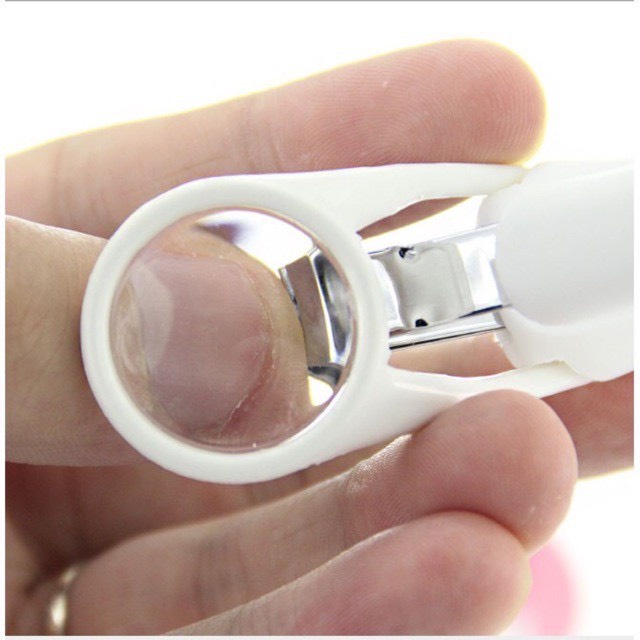 Bấm móng tay trẻ sơ sinh cắt móng tay cho bé có kính lúp phóng to 4 lần Babuu Nhật Bản