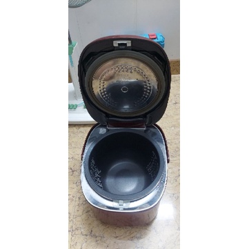 Nồi cơm điện cao tần hút chân không Toshiba  1L8