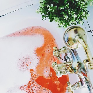 Bánh tạo bọt tắm Brightside Bubble Bar - LUSH