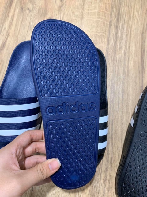 DÉP ADIDAS HÀNG DƯ ĐÚC CHO NAM VÀ NỮ
