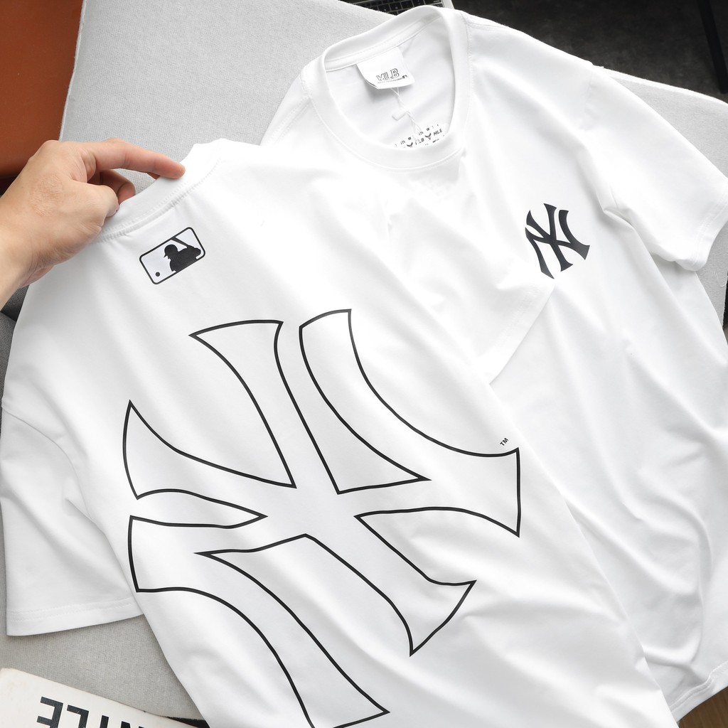 Áo thun thời trang unisex chất liệu cotton cao cấp, họa tiết logo cá tính