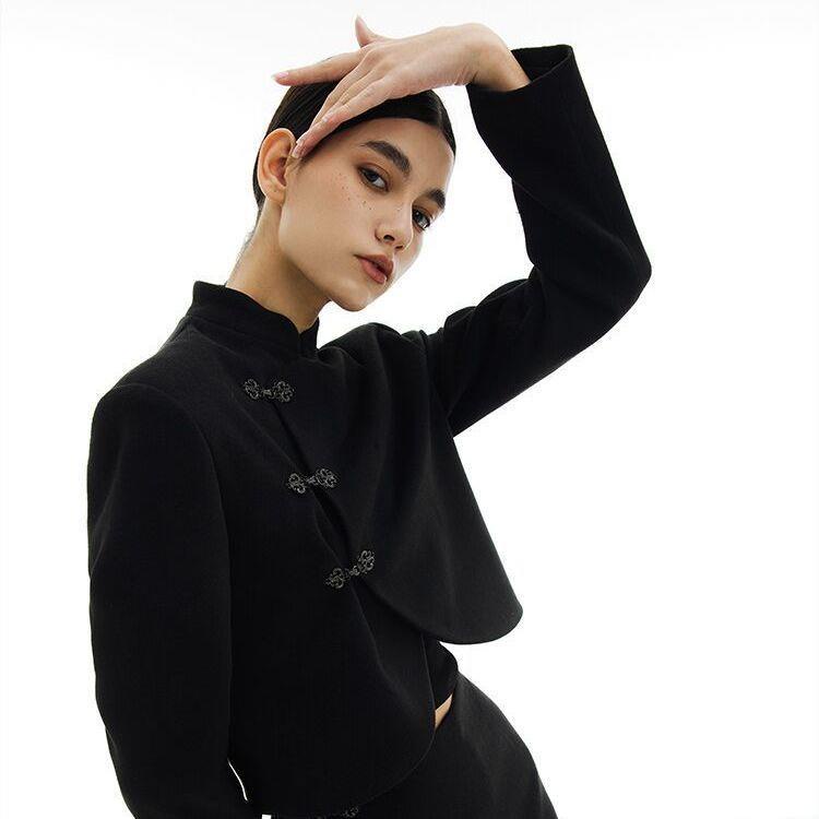 Set Áo Khoác Phối Nút Kim Loại Và Quần Short Thời Trang Đường Phố Mới Cho Nữ