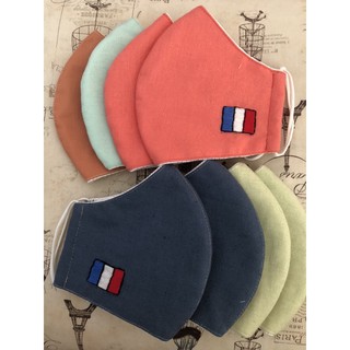 Khẩu trang thêu handmade cờ Pháp theo yêu cầu của khách