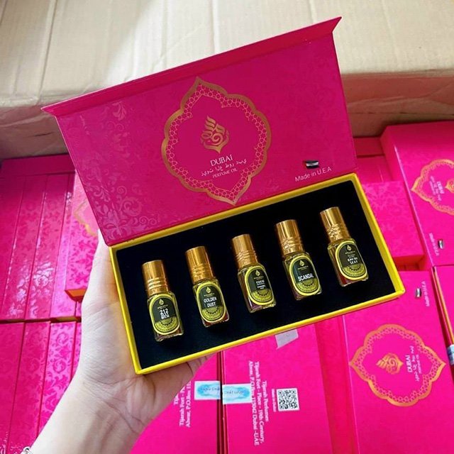TINH DẦU NƯỚC HOA DUBAI SET 5 CHAI  Màu Vàng ,Hồng ,Đen ,Xanh đậm ,Xanh lá