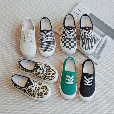 Giày thể thao bằng vải canvas màu trơn độc đáo thời trang xuân hè cho bé