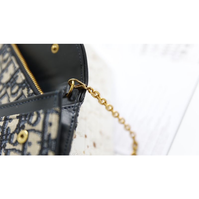 Túi đeo chéo D.I Caro sz19x13cm chất bò mềm mịn fullbox nguyên seal mẫu mới