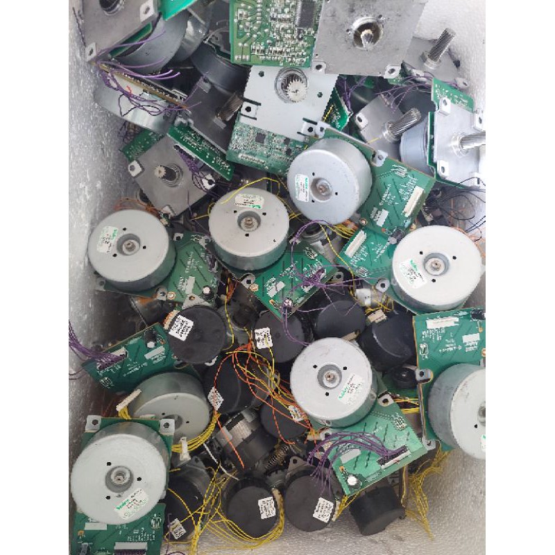 Motor brussless Nidec 24v 38w.