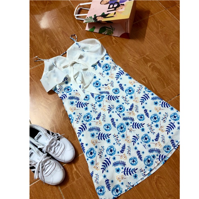 Tủ đồ của Dung - Váy hoa hai dây - UP TO SECOND