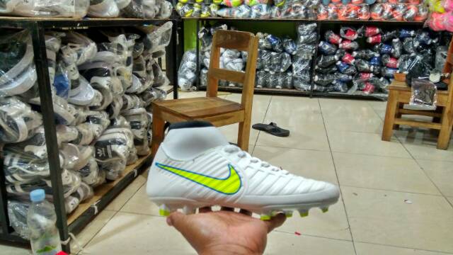 Khuyến Mãi Giày Đá Bóng Nike Mercurial