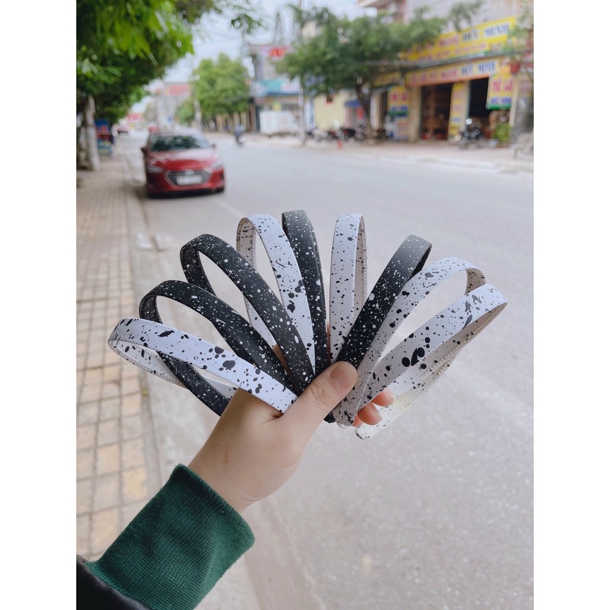 Bờm ,Cài NhựaTrắng Đen Bò Sữa