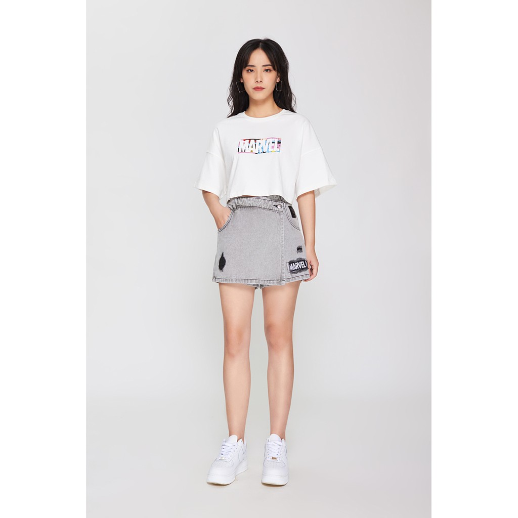 Quần Short BOO Giả Váy BOO Nữ Vải Jeans Cào Xước In Logo Marvel BZL