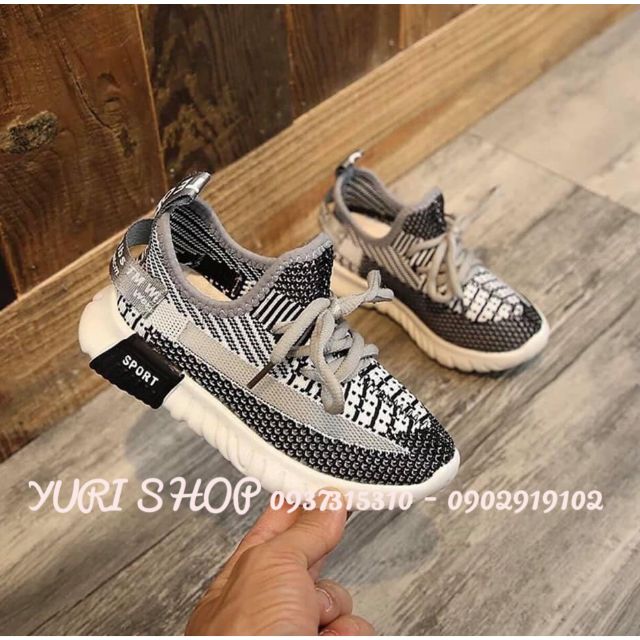 Giày thể thao trẻ em