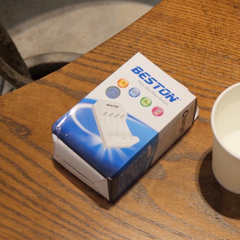 Sạc + Pin AA 3000 mAh sạc nhiều lần