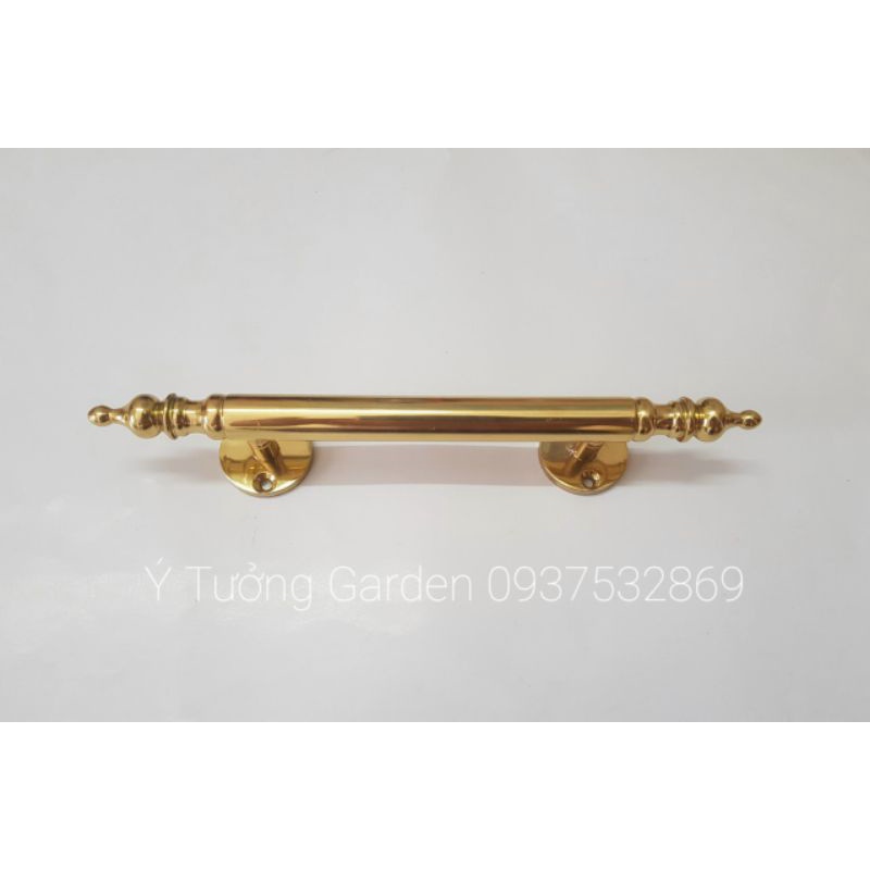 Tay nắm cổng vàng hoa văn