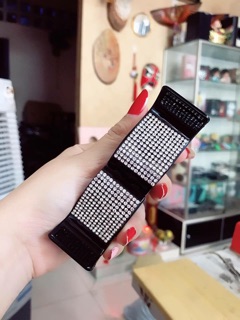 Kẹp càng cua 5 răng hột xoàn chiếu chiếu