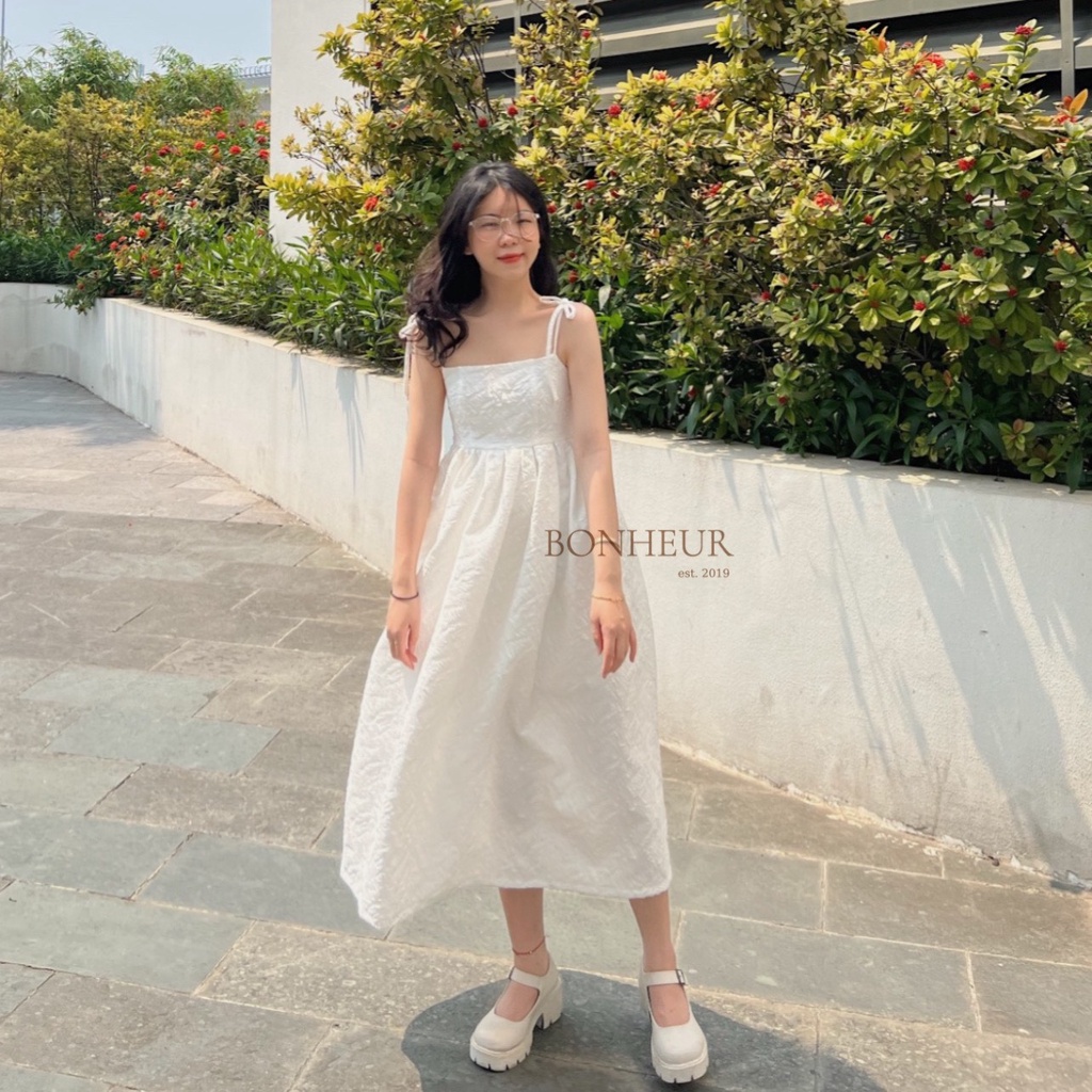 Váy hai dây trắng xuông dài đầm xòe midi chất gấm xốp nổi vân thanh lịch kiểu tiểu thư sang chảnh Ciara Dress trắng