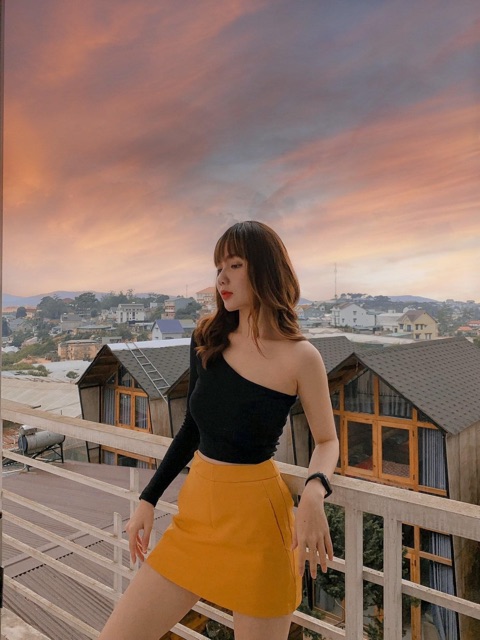 Chân váy ngắn công sở có túi và quần trong | BigBuy360 - bigbuy360.vn