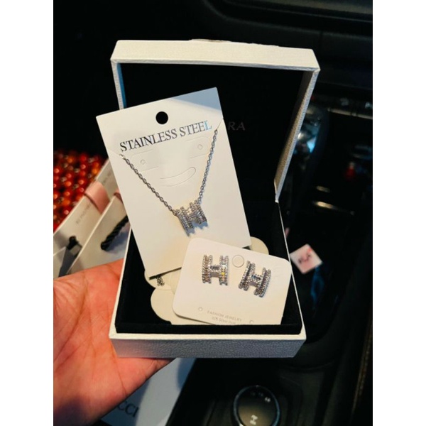 Sét trang sức chữ H titan đính đá pha lê trẻ trung sang trọng phù hợp mọi lứa tuổi