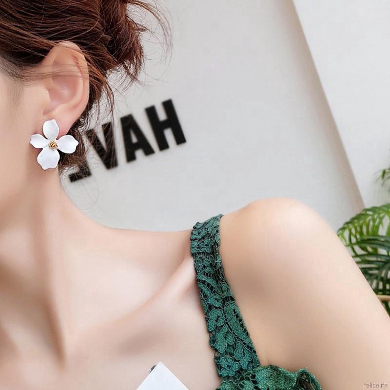 Đôi bông tai gắn đá thời trang Hàn Quốc dễ thương cho nữ