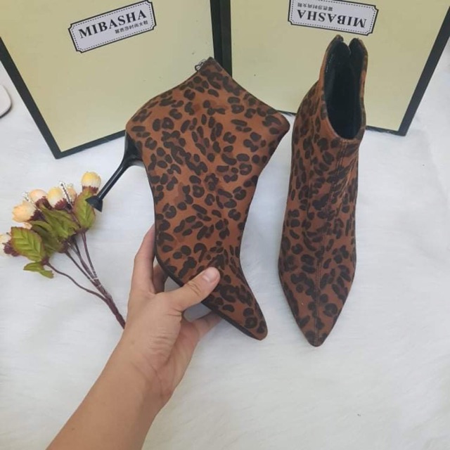 Bốt cao cấp hàng quảng châu