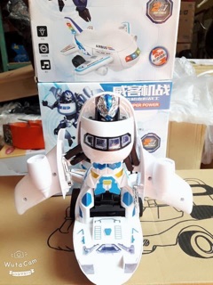 Máy bay biến hình cho bé