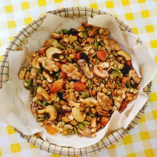 Ngũ cốc Granola nguyên hạt hỗ trợ giảm cân - gralona