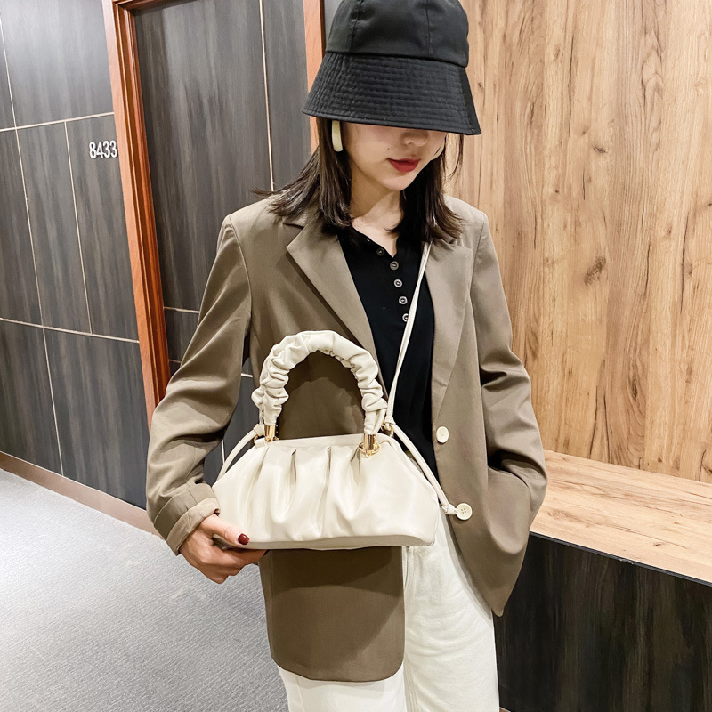 Túi đeo chéo JASMIN NOIR hợp thời trang sành điệu cho nữ