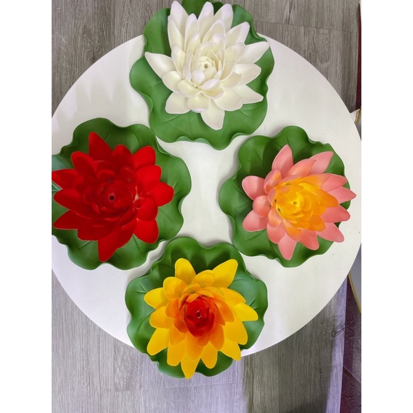 Hoa sen sứ cắm nhang, bỏ bát minh đường, chưng đồ thờ cúng