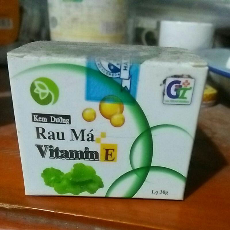 kem dưỡng rau má vitaminE