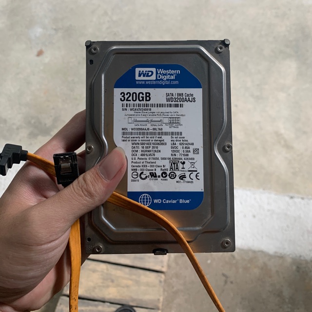 Ổ hdd 320gb tặng dây SATA