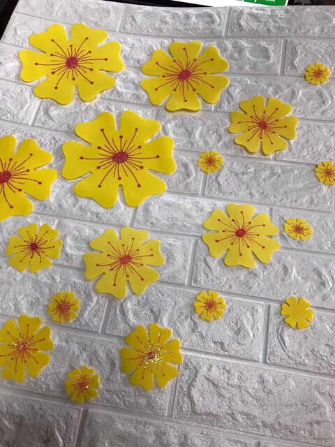 9 bông hoa mai xốp dán tường dán kính