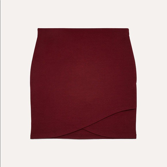 Chân váy thun vạt chéo Aritzia
