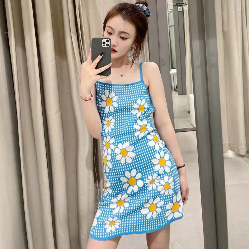 Váy dệt kim caro hoạ tiết hoa cúc Zara tuồn👉Order 7-10ngày