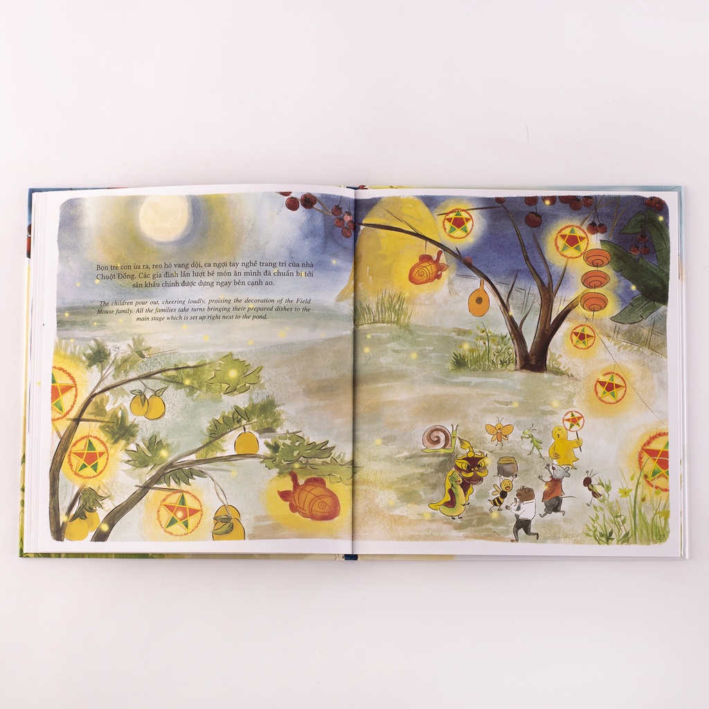 Sách - Chuyện Mùa Trăng (Bìa cứng song ngữ) Kèm cuốn Ngoại truyện và sticker dành cho bé mầm non, tiểu học