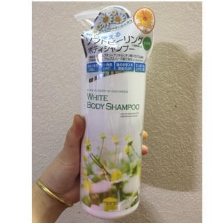 Sữa tắm trắng da Manis japan 450ml