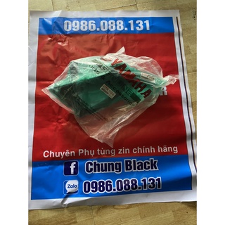 Ốp yếm phải R15 v3 zin chính hãng