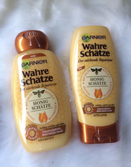 Bộ dầu gội  và dầu xả Garnier Wahre Schatze mật ong dành cho tóc hư tổn