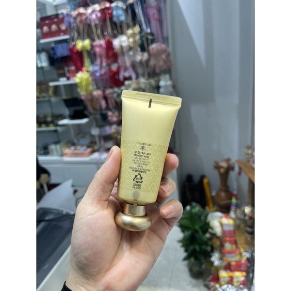 Tuýp Kem nền luxury bb whoo vàng 45ml date 2024 ( tách set)