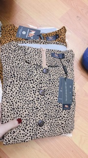 Đầm xoè tay bồng cúc ngực