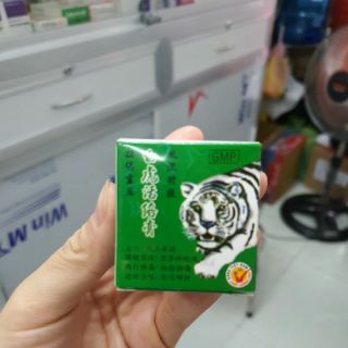 Dầu cù là Cao Bạch Hổ
