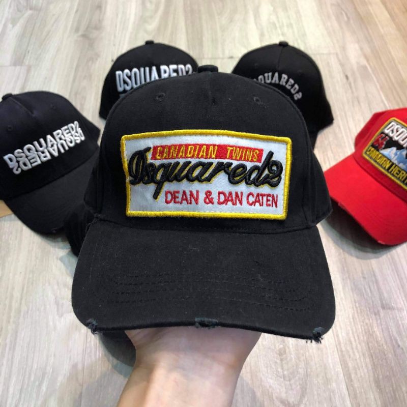 Mũ DSQUARED2 thời trang.