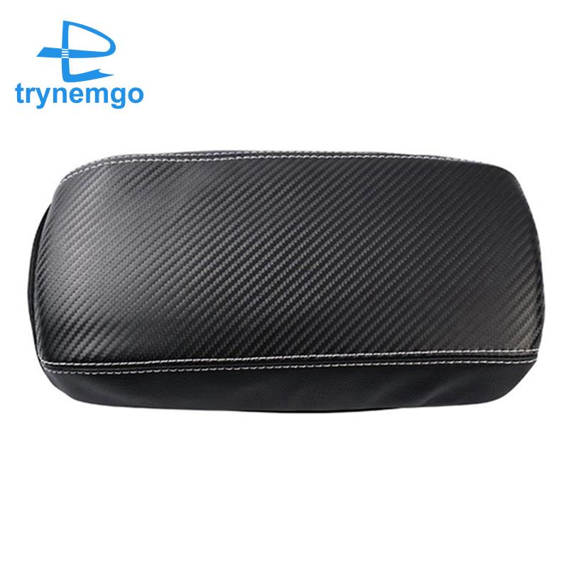 Đệm Da Sợi Carbon Lót Hộp Tỳ Tay Xe Hơi Toyota Corolla Cross 2021 2022 RHD