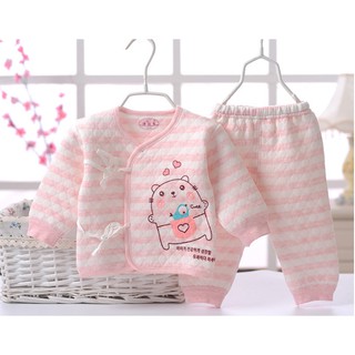 Bộ sơ sinh chần bông mềm mại cho bé